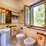 2 Bedroom Stunning In בית נופש Palagnana