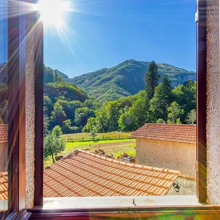 2 Bedroom Stunning In * Palagnana