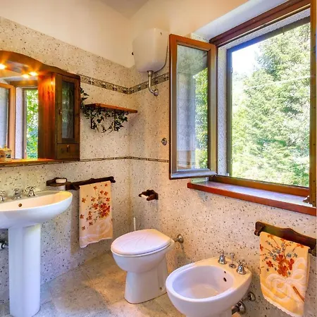 2 Bedroom Stunning In بيت للعطل Palagnana